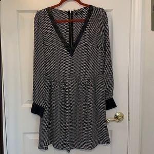 Oasis flowy deep v neck dress